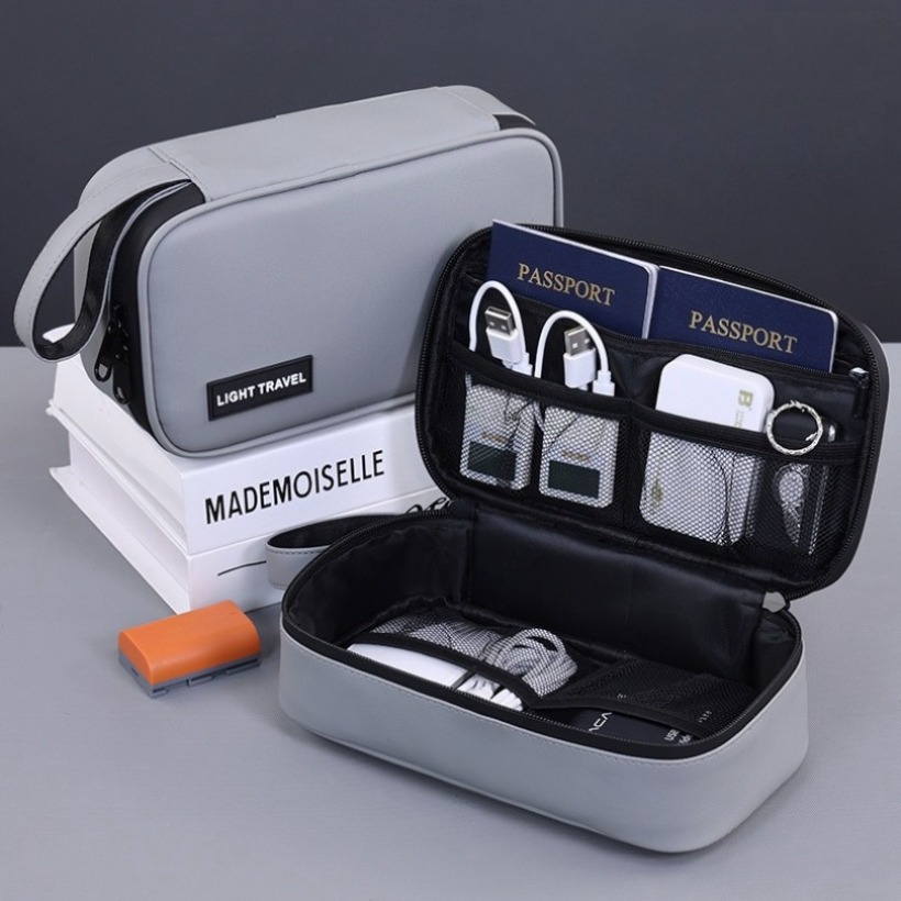 Travel Accessories Organizer Bag - حقيبة تخزين رقمية خفيفة الوزن محمولة
