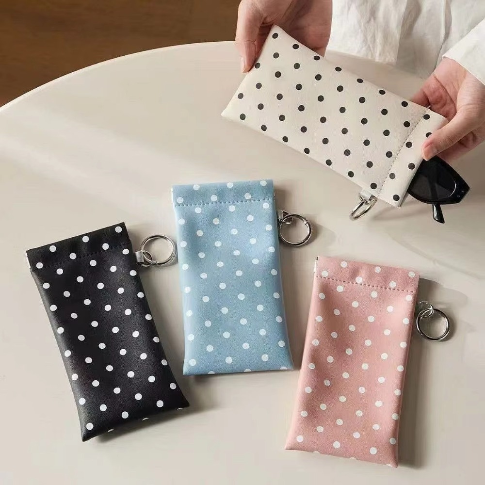 Travel Accessories Pouch For Women - حقيبة نظارات منقطة مع سلسلة مفاتيح،