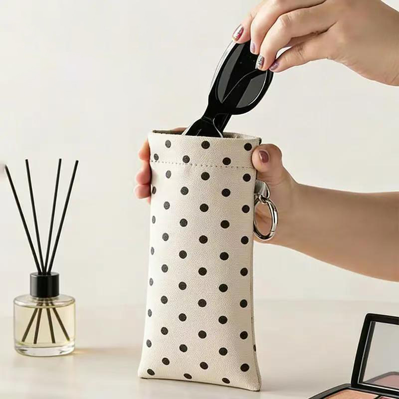 حافظة نظارات منقطة مع سلسلة مف - مراجعة Travel Accessories Pouch For Women وسعره